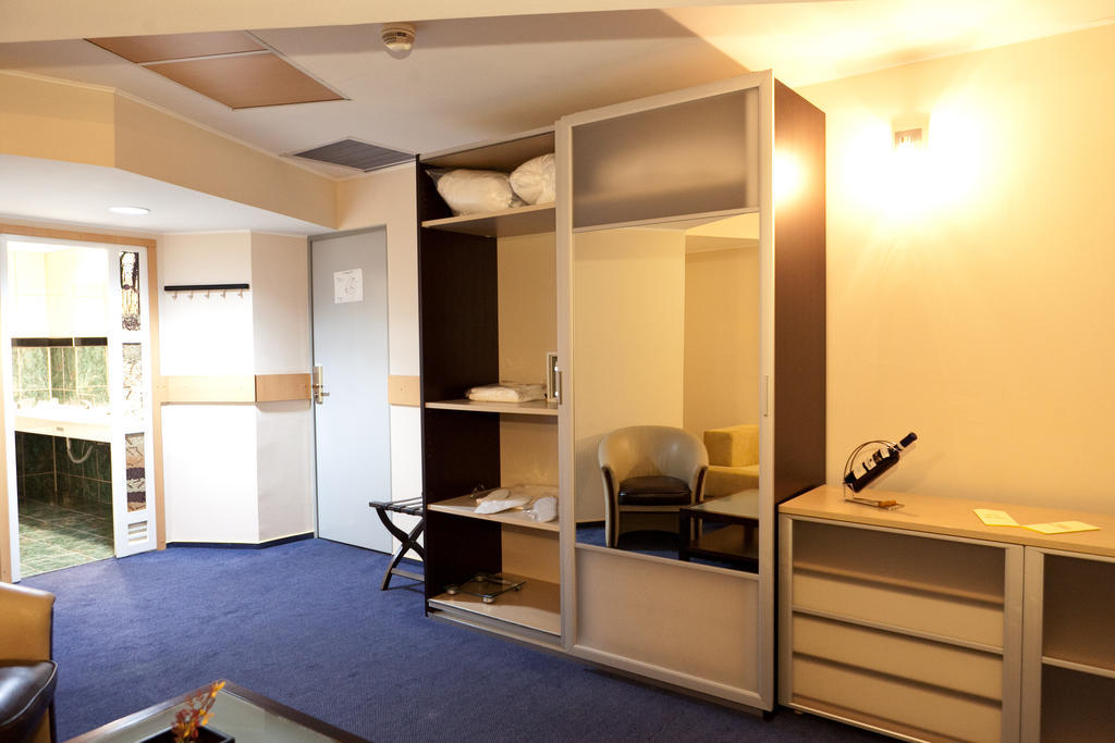 Hotel Dacia Rrt Bukarest Zimmer foto