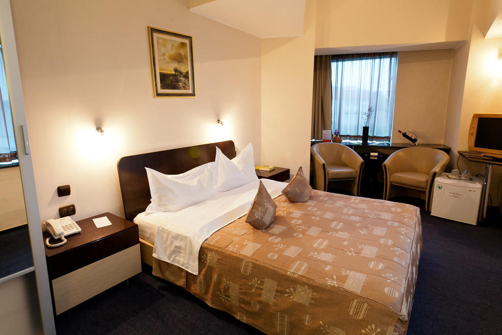Hotel Dacia Rrt Bukarest Zimmer foto